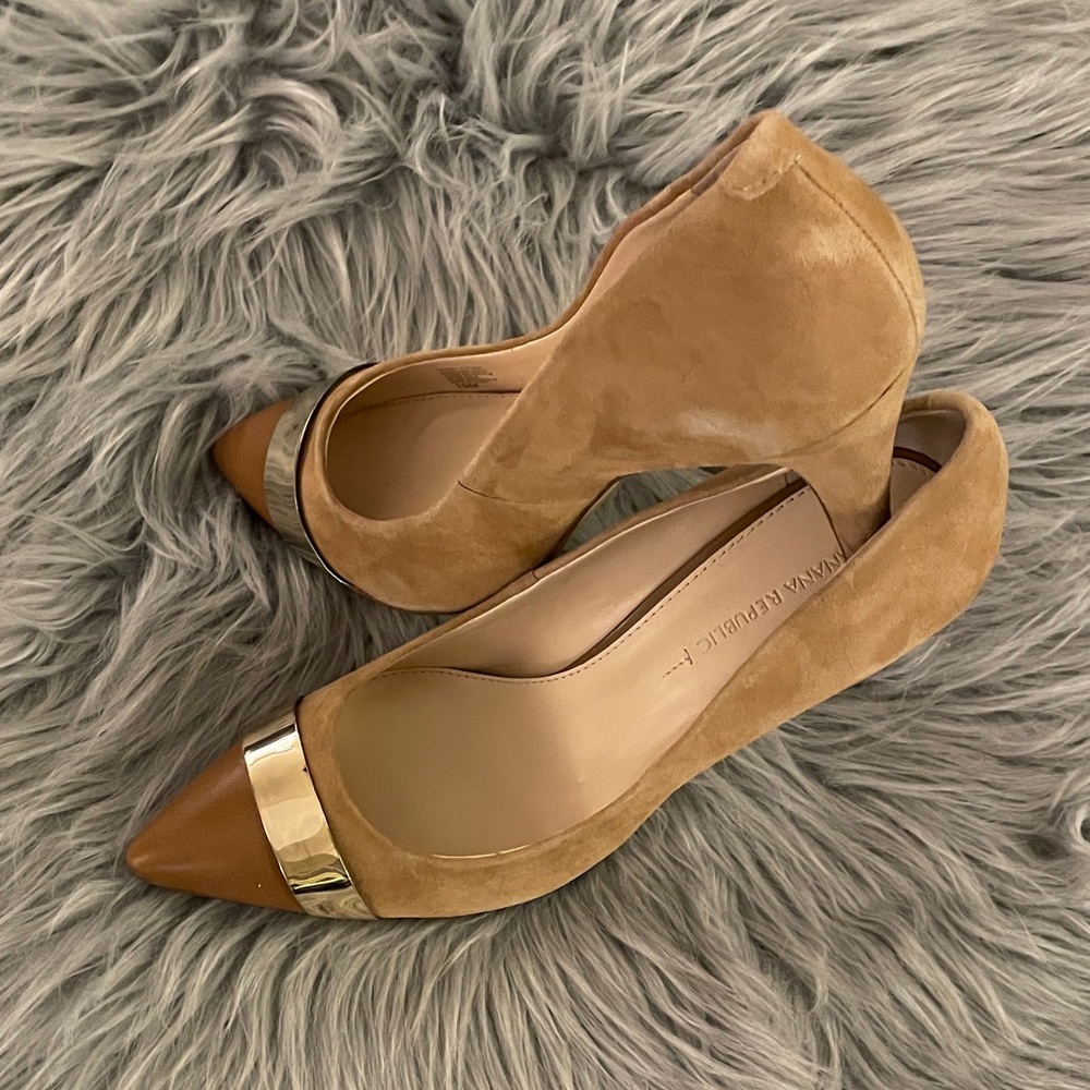 Banana Republic Tan Suede Upper & Heels with Gold Detail - Picture 4 of 8
